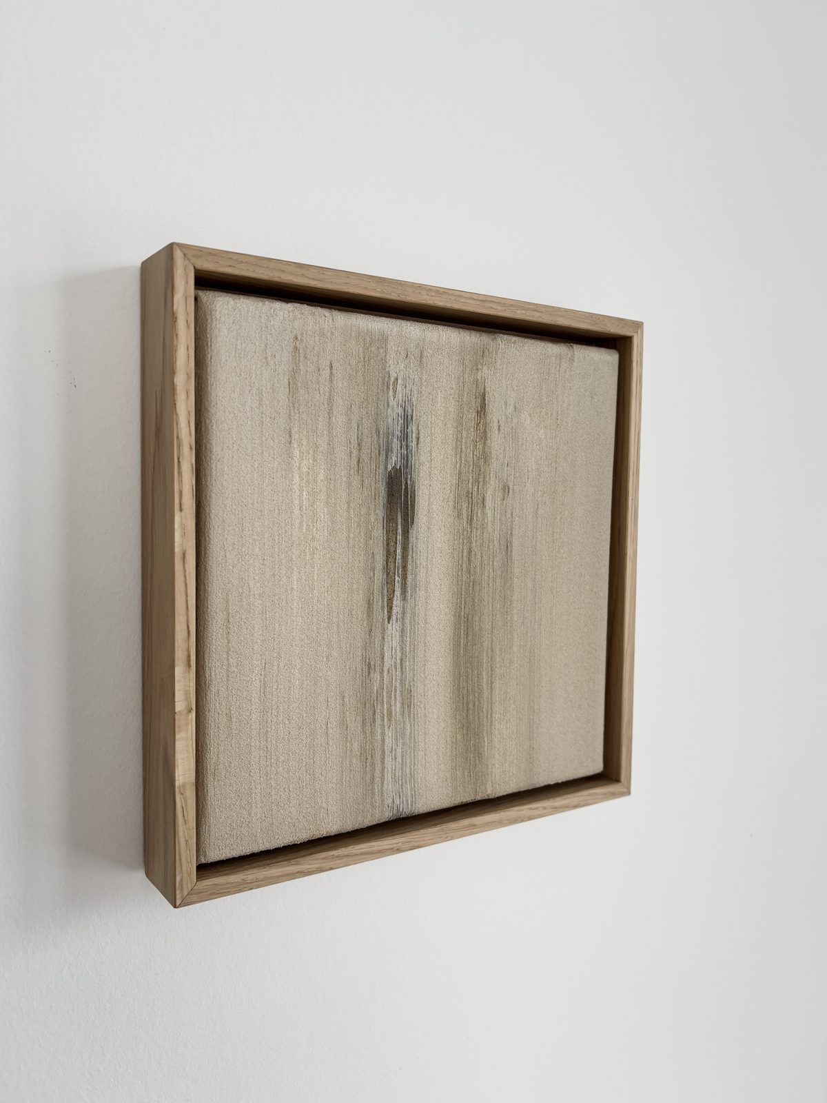 Abstraktes Wandbild in Creme- und Sandtönen